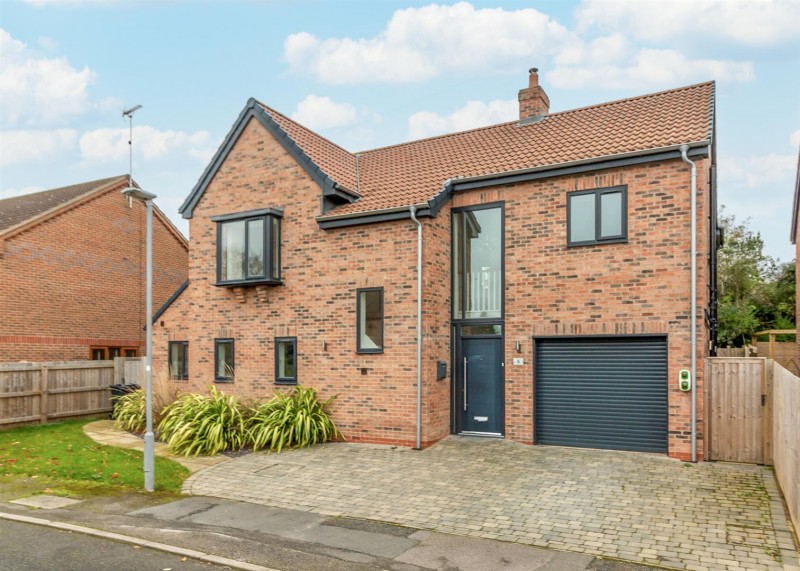 View Full Details for Harewood Close, Radcliffe-On-Trent, Nottingham