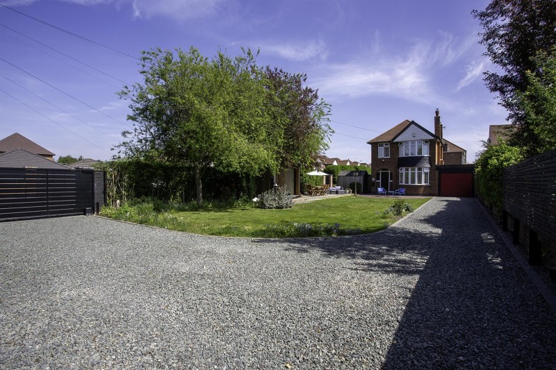 View Full Details for Ruddington Lane, Nottingham