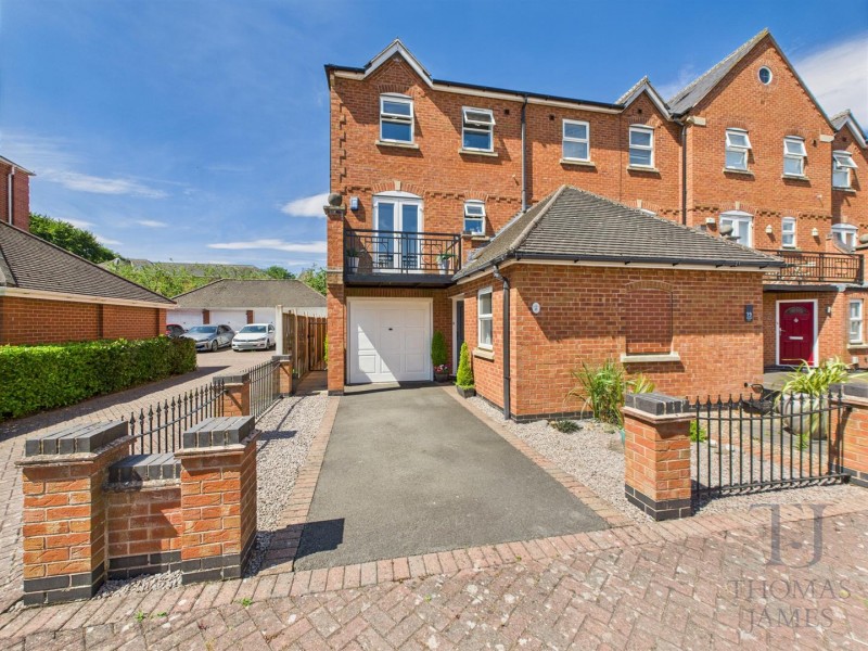 View Full Details for Whitehall Court, Radcliffe-On-Trent, Nottingham