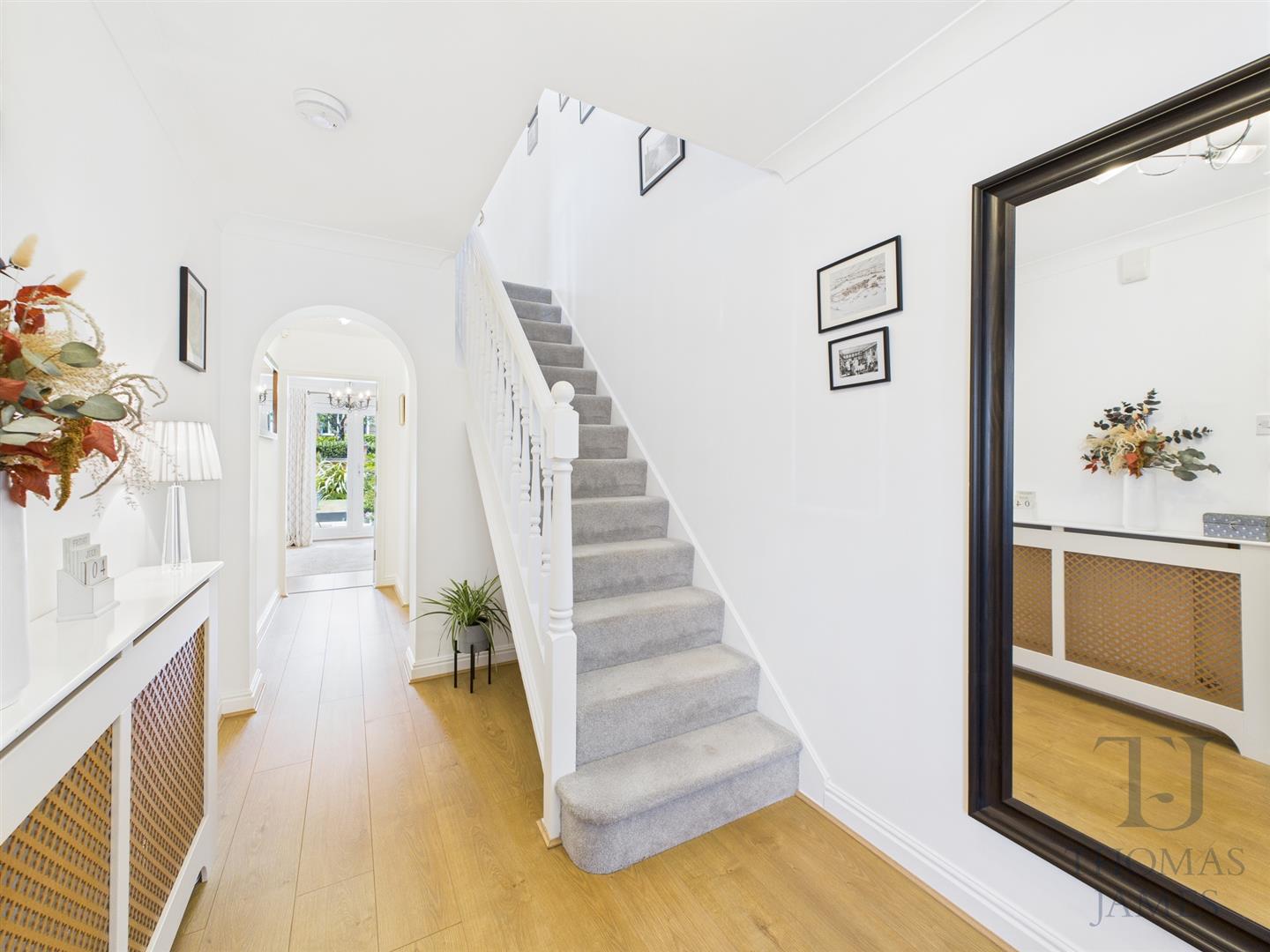 Images for Whitehall Court, Radcliffe-On-Trent, Nottingham