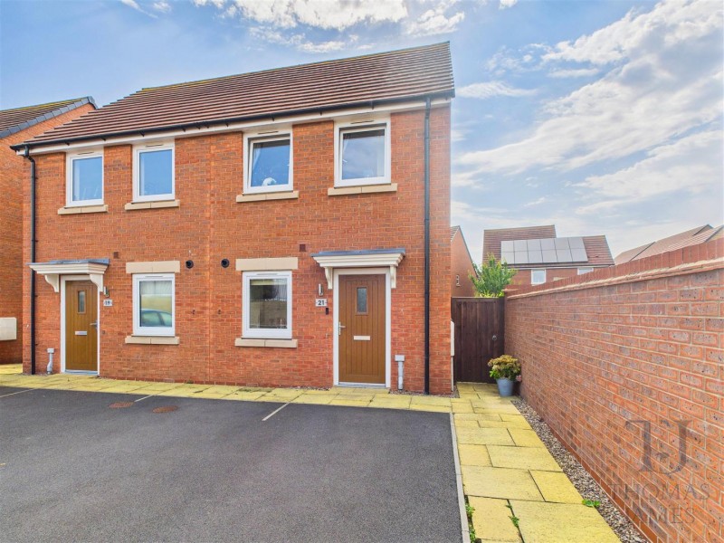 View Full Details for Woodpecker Close, West Bridgford, Nottingham