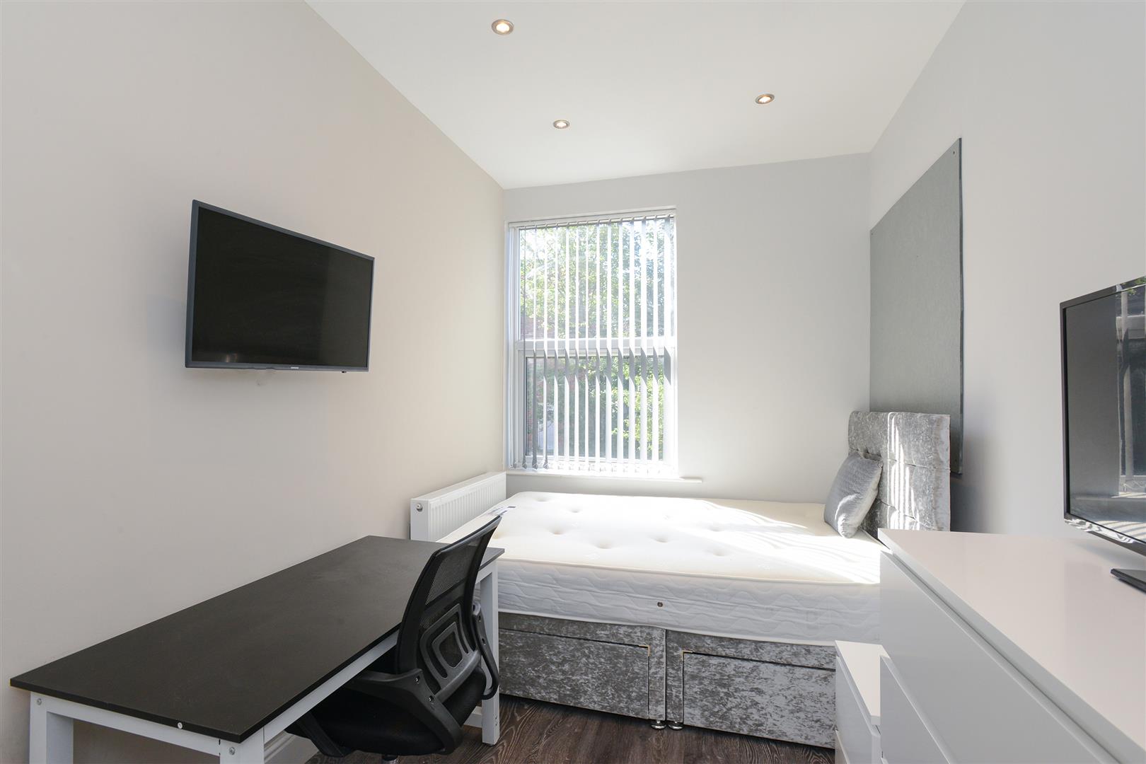 Images for Wellington Square, Nottingham