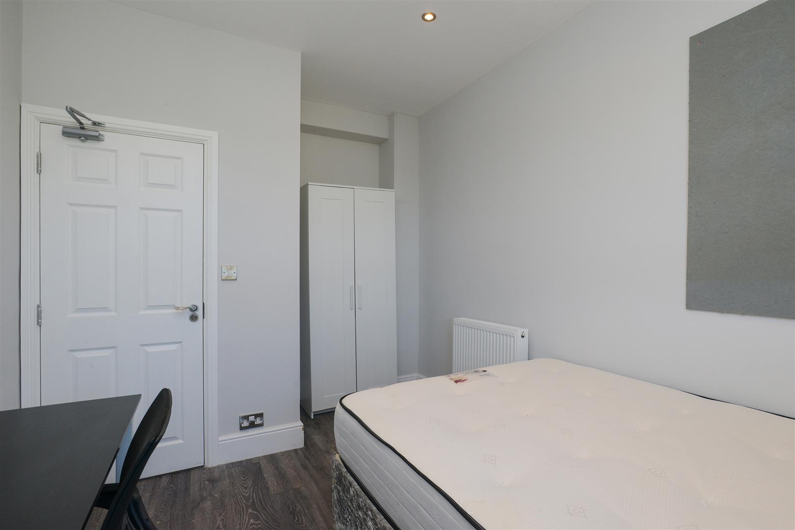 Images for Wellington Square, Nottingham