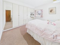 Images for Meadow End, Gotham