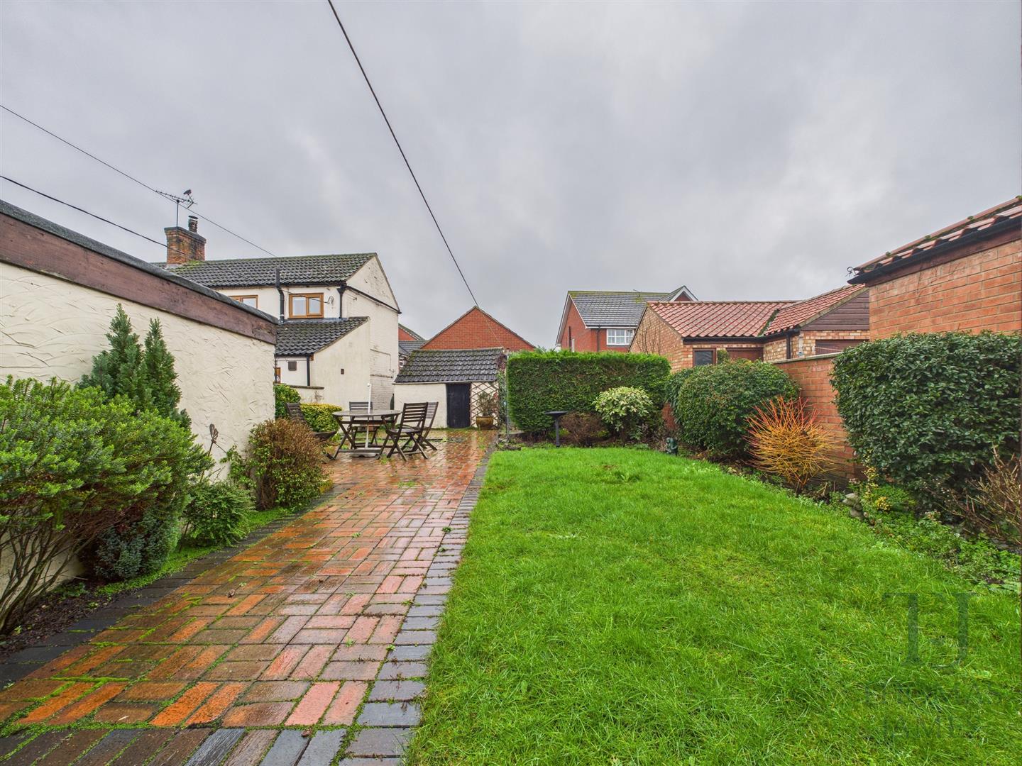 Images for Meadow End, Gotham